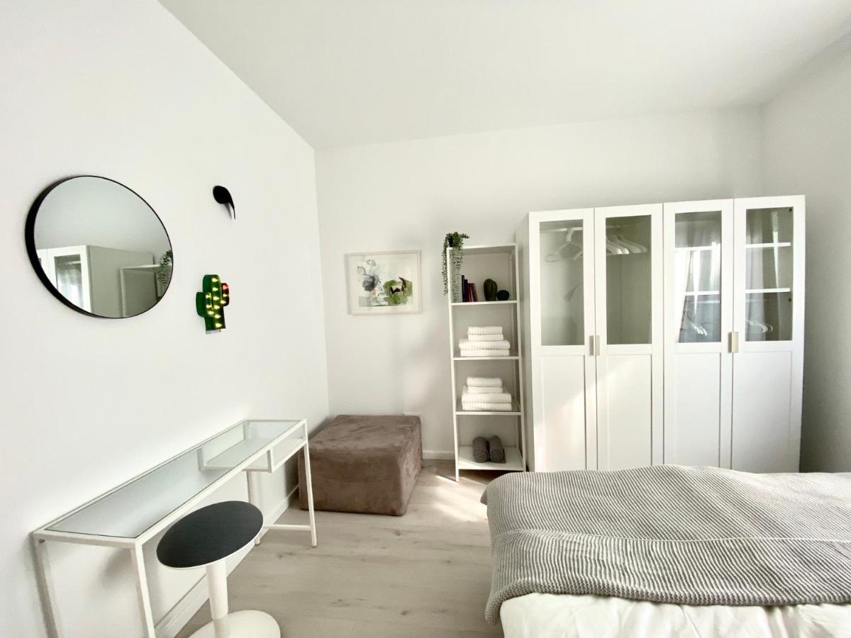 Modernes Apartment, Terrasse Und Garten Am Lilienthalpark Im Suedwesten Berlins Lägenhet