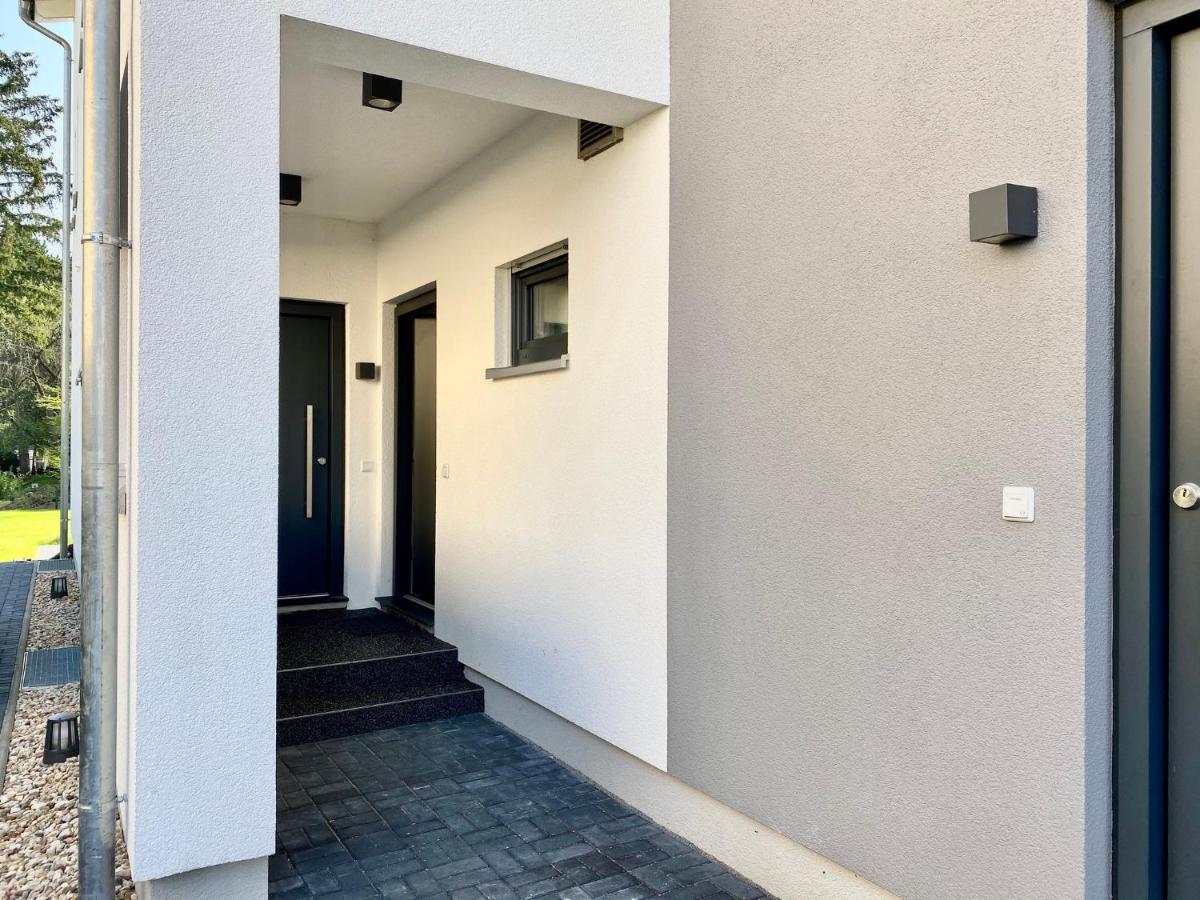 Modernes Apartment, Terrasse Und Garten Am Lilienthalpark Im Suedwesten Berlins Lägenhet