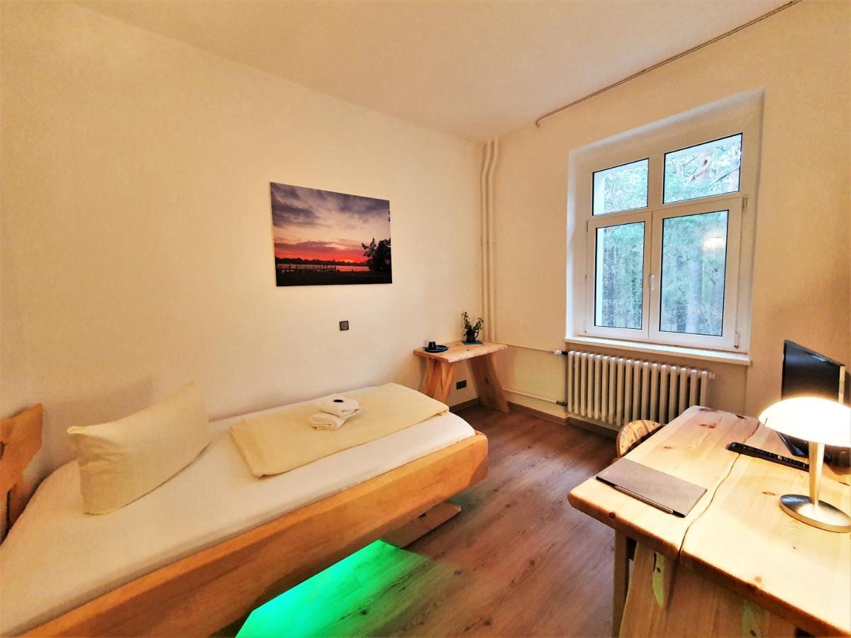 Hotell Waldhotel Am See Berlin-Schmoeckwitz