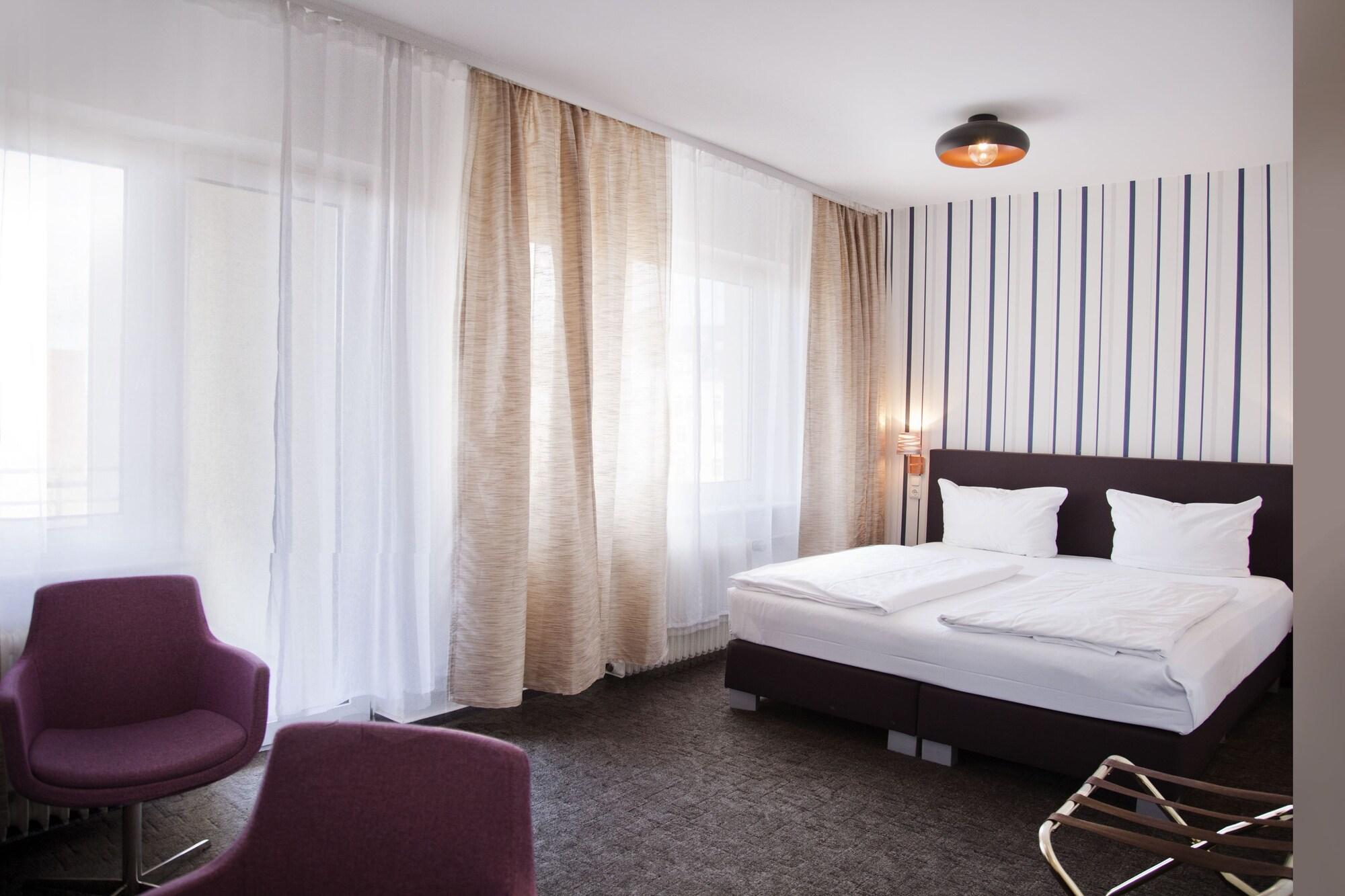 Les Nations Hotell 3*