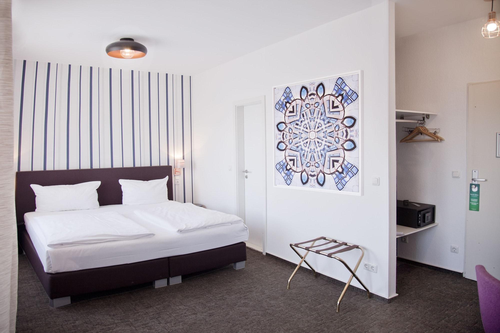 Les Nations Hotell 3*