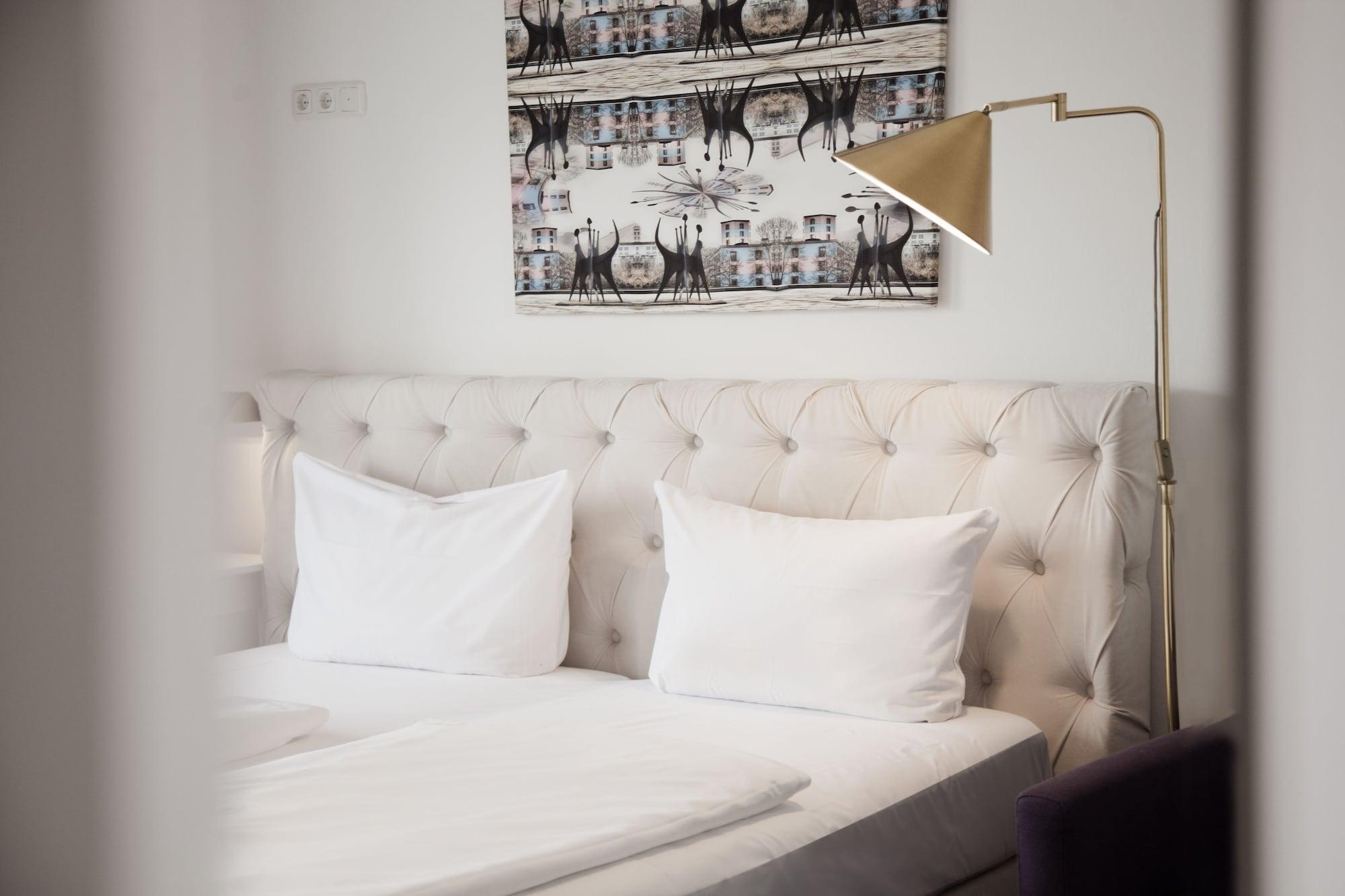 Les Nations Hotell 3*