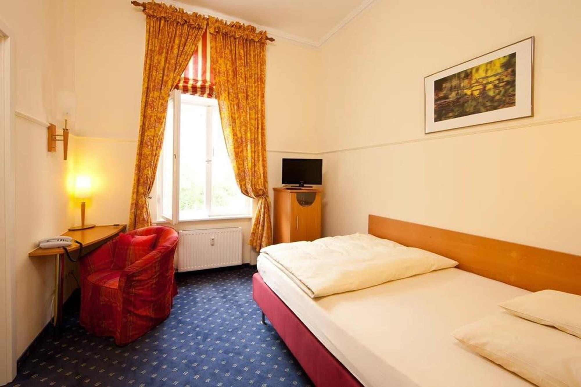 Augusta Am Kurfuerstendamm Berlin