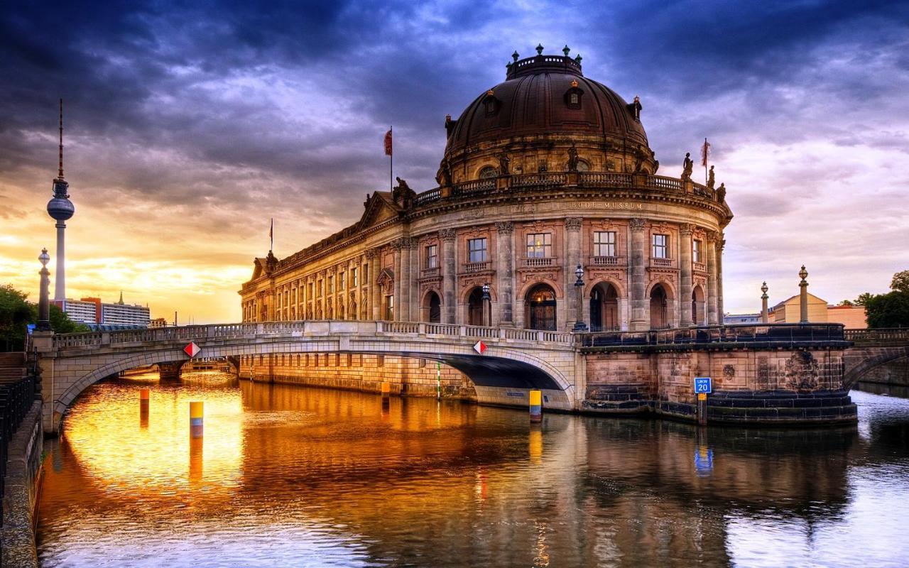 33 I Mitte Apartment