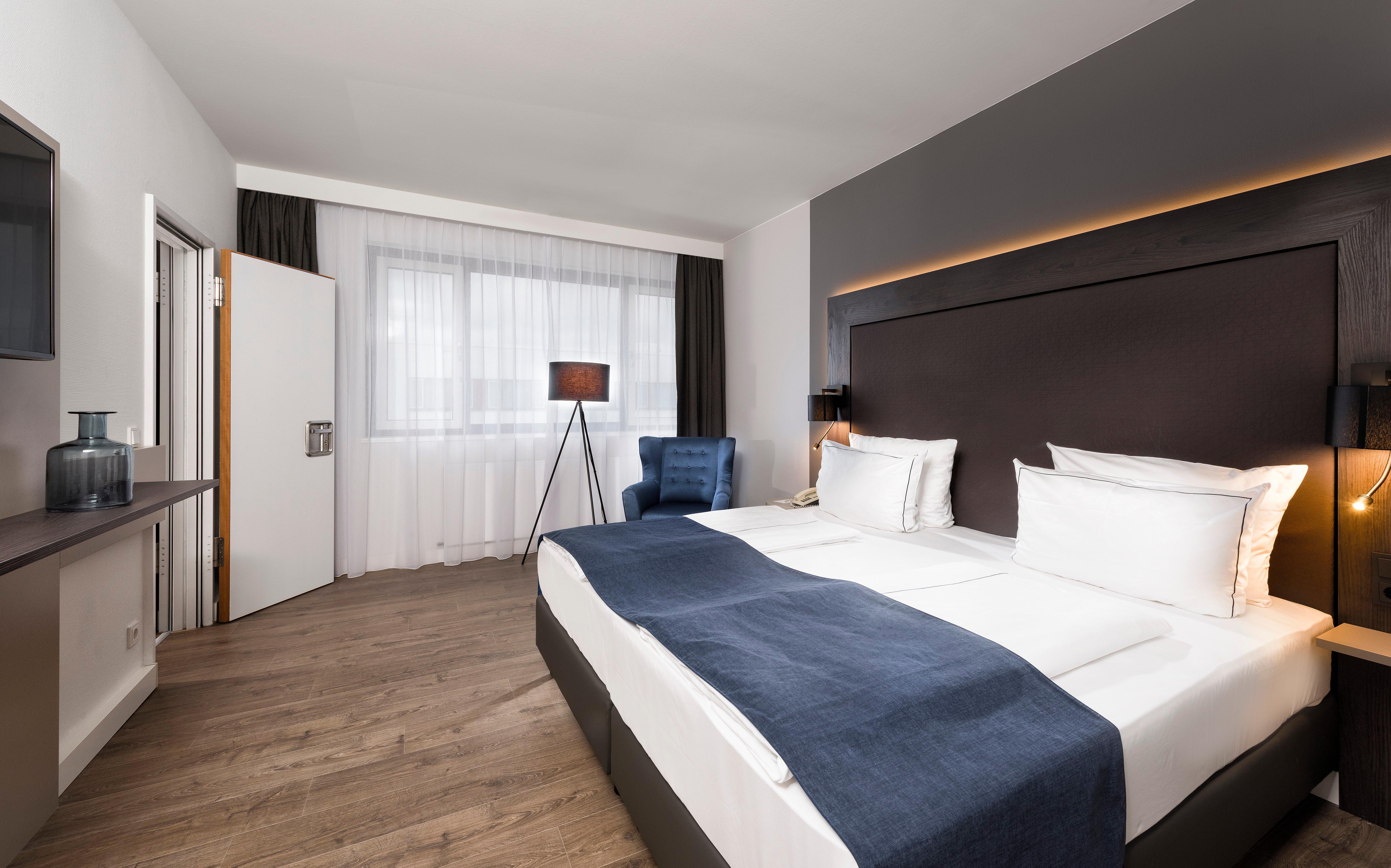 Hotell City-west By Ihg 4*
