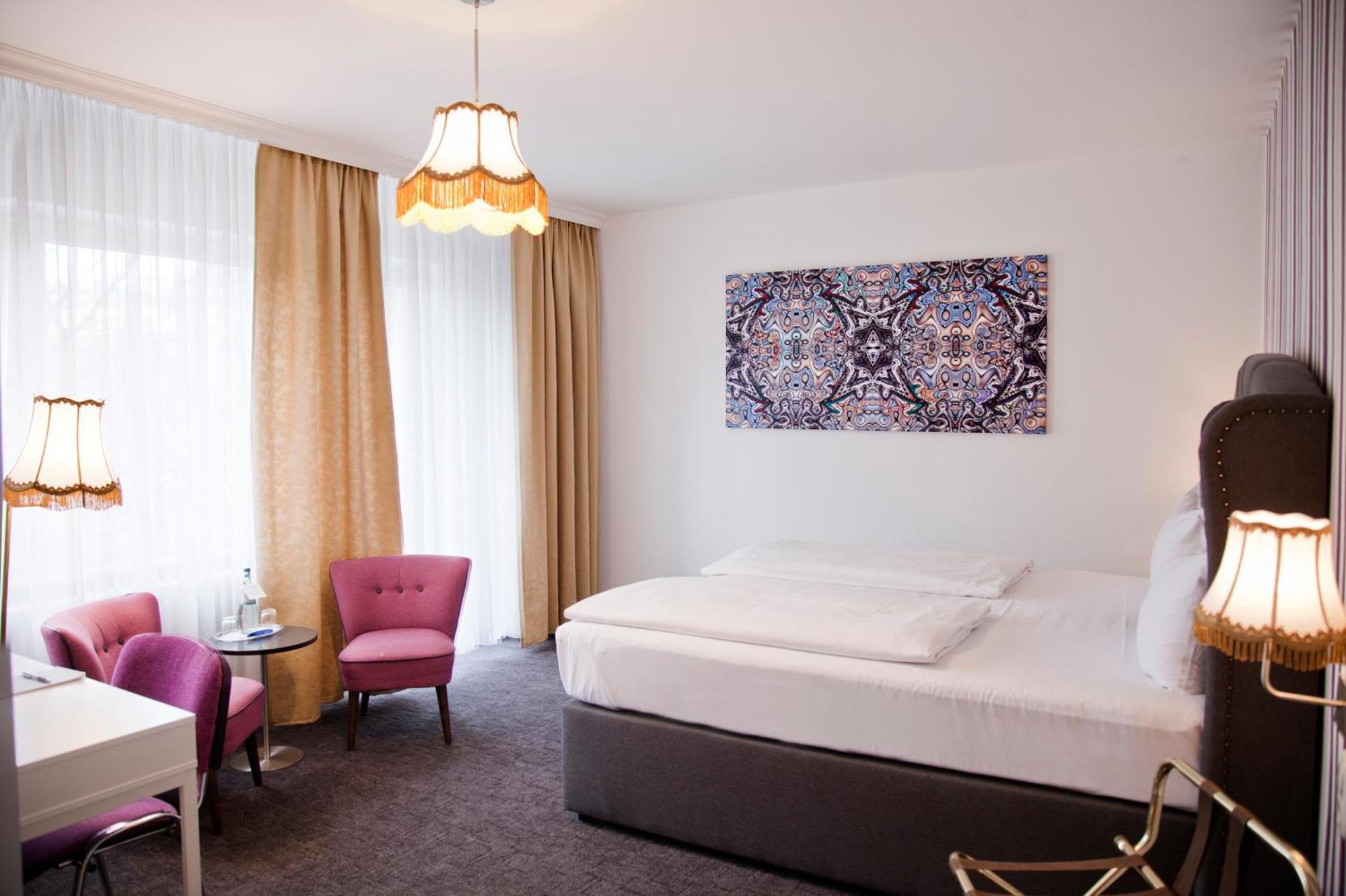Les Nations Hotell 3*