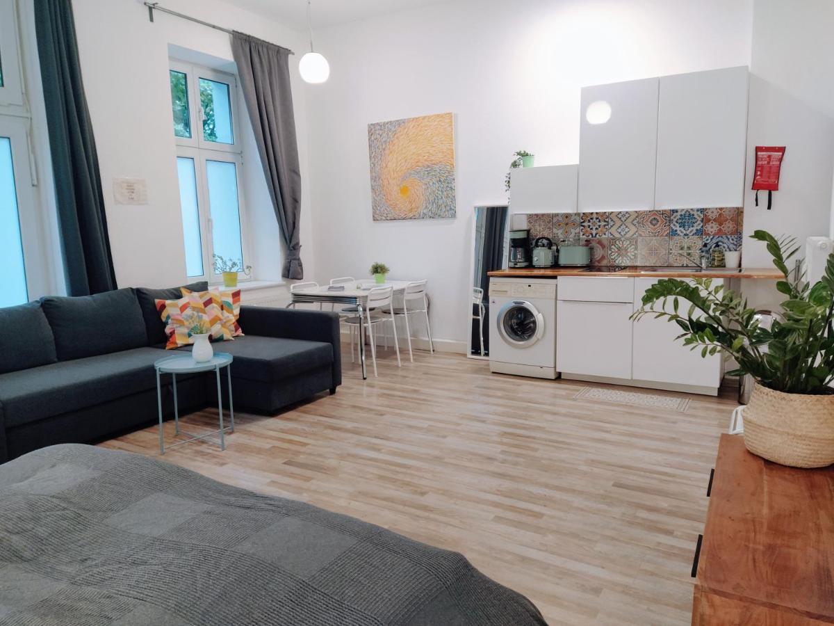 Cozy In Friedrichshain, 4 Quiet Guests Only Lägenhet Berlin