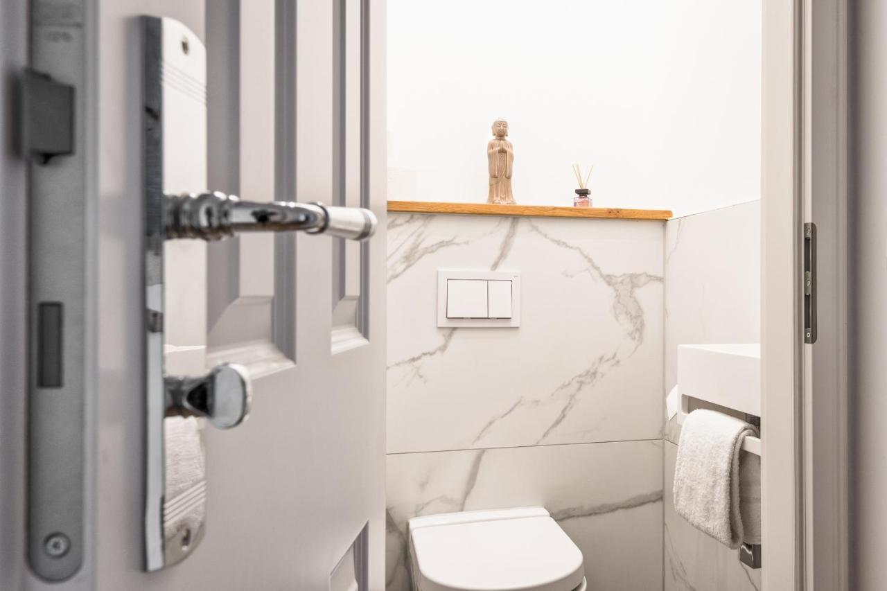 Riesiges Nahe Kudamm Sehr Schoner Altbau 123m2 Gross 12 Gaste Berlin