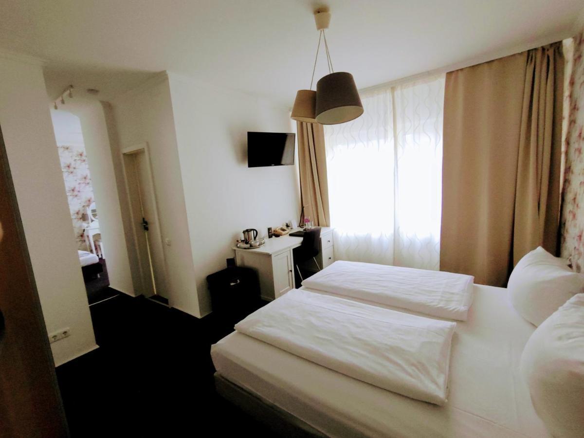 Les Nations Hotell 3*