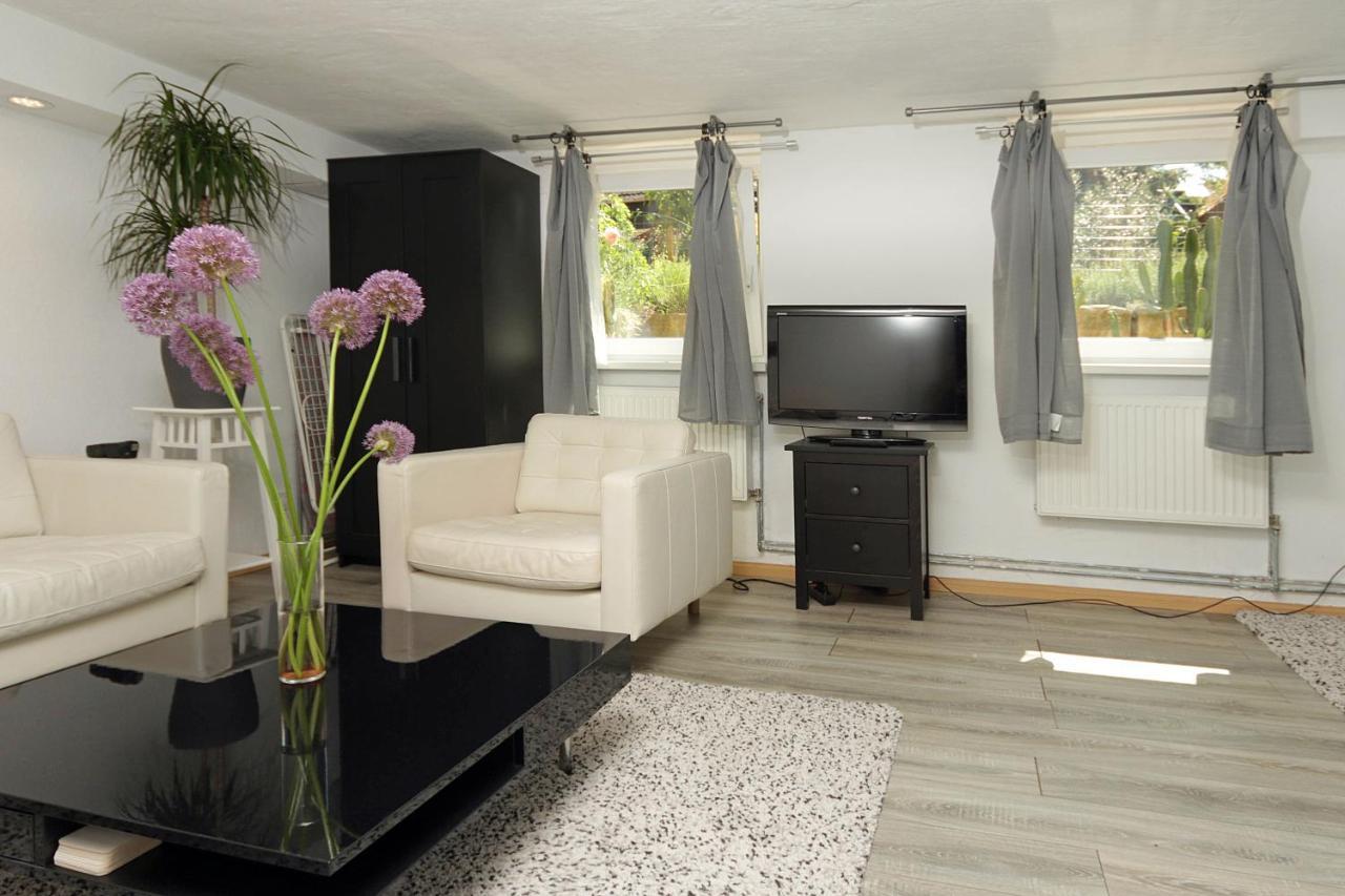Lägenhet Cozy Souterrain-half-basement-apartment Included 2 Bicycles *