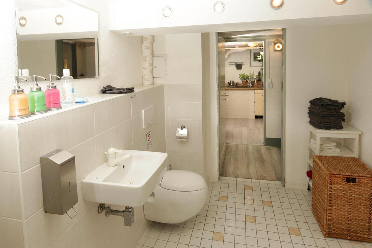Cozy Souterrain-half-basement-apartment Included 2 Bicycles Lägenhet Berlin