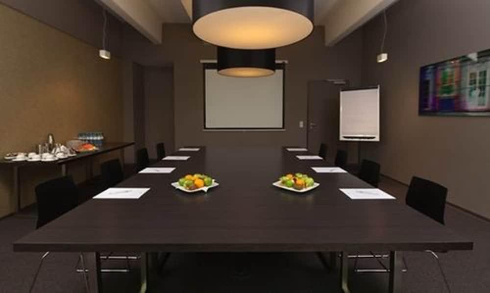 Aspria Ku'damm Sport & Hotell 4*