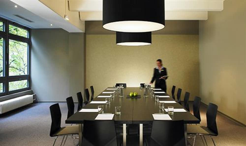Aspria Ku'damm Sport & Hotell 4*