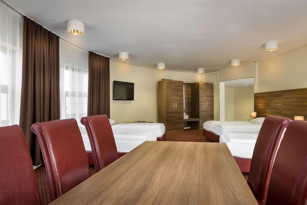Garner - Schoeneberg By Ihg Hotel