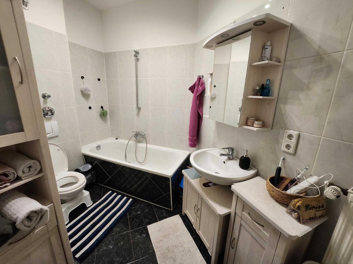 Séjour chez l'habitant One Private Available In A Two In Tegel, Berlin