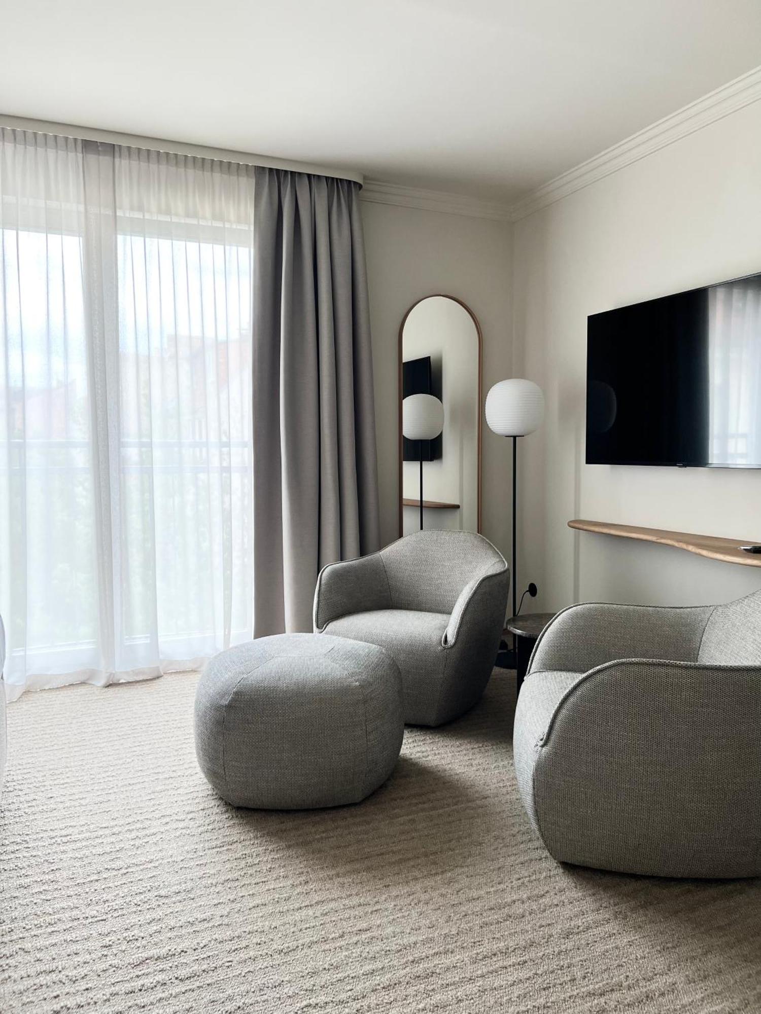 Hotell Adelante Boutique 4*