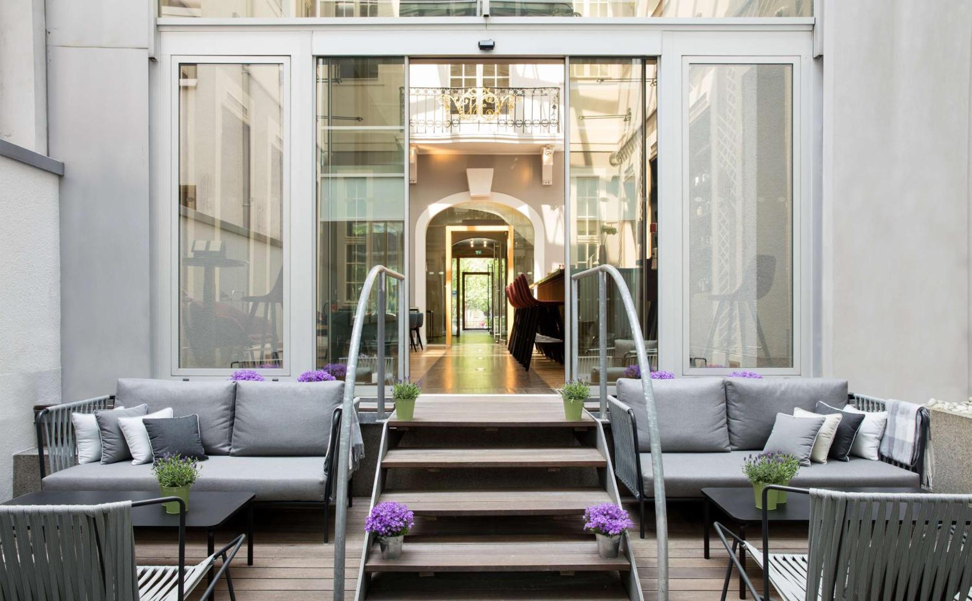 Hotel Art'otel Mitte 4*