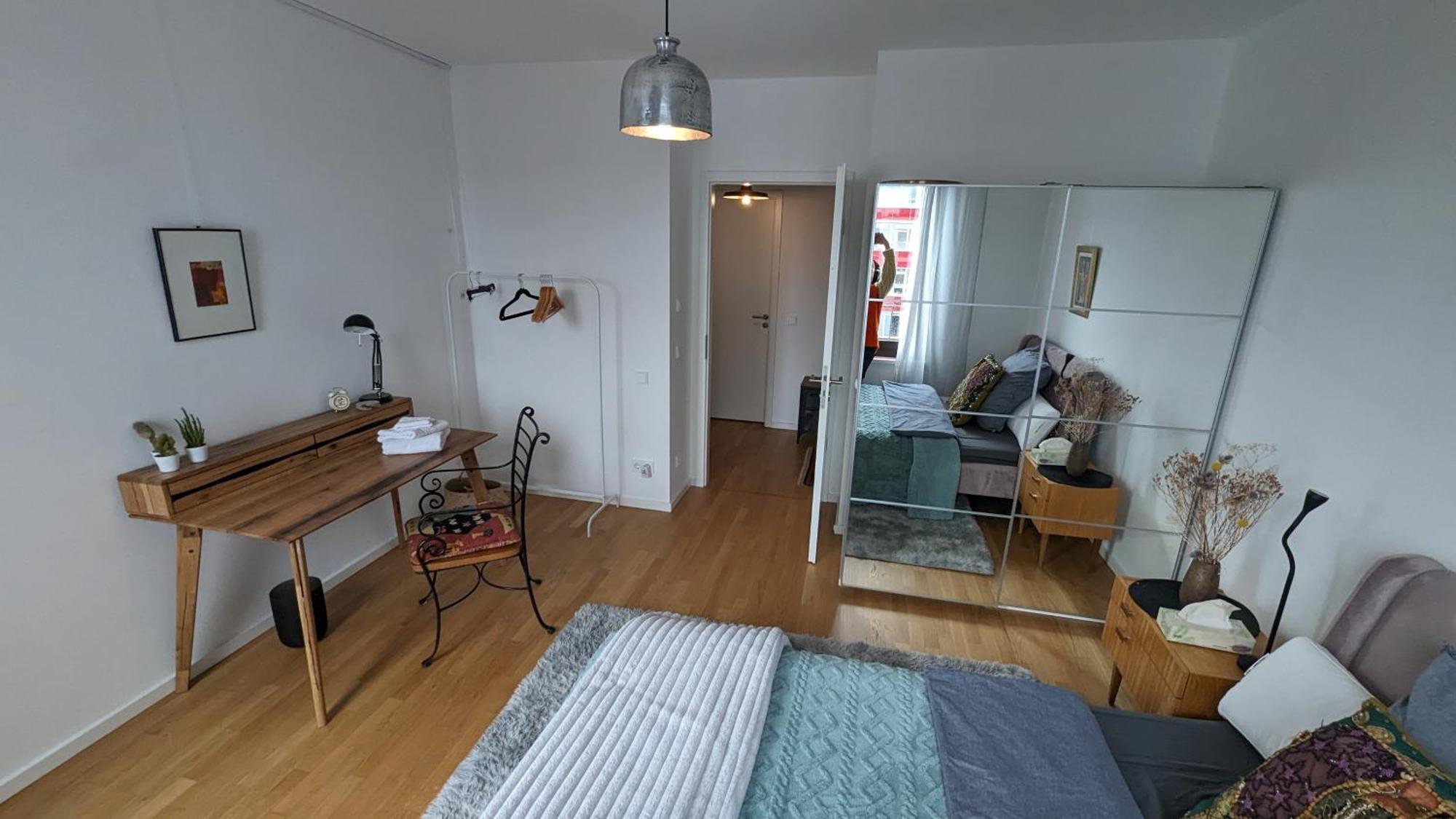 Either Private 2b2b Or Shared 1b1b, Luxury, Bright, Spacious Appartement *