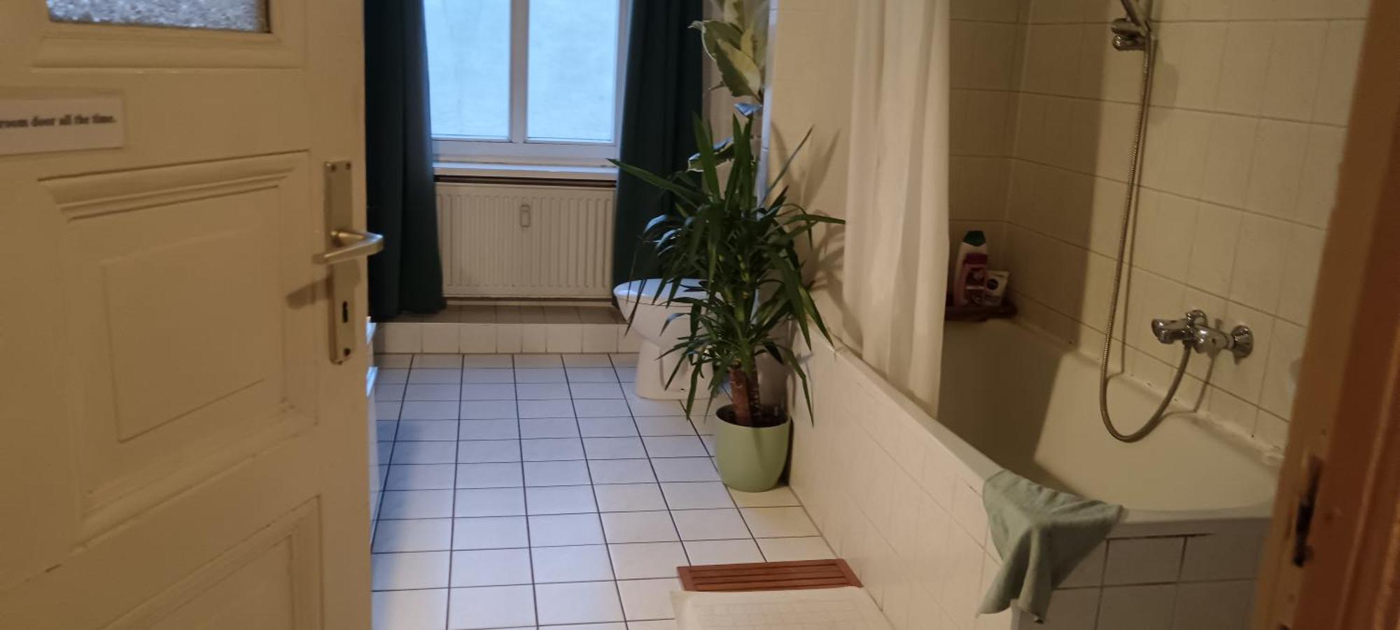 Private Bedroom Near Alexanderplatz In Sharing Rum i privatbostad *