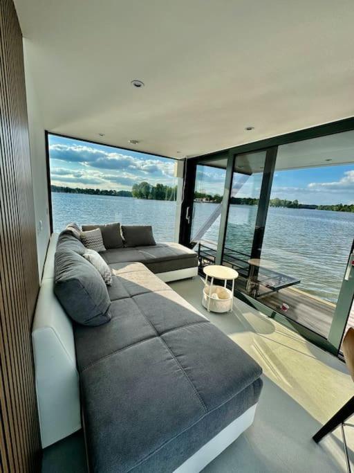 Bådhotel Wave-lounge, Exklusives Hausboot In