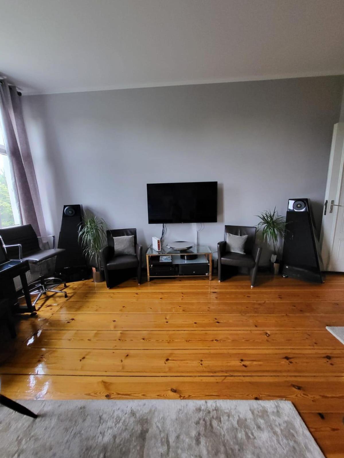 Business In Apartment