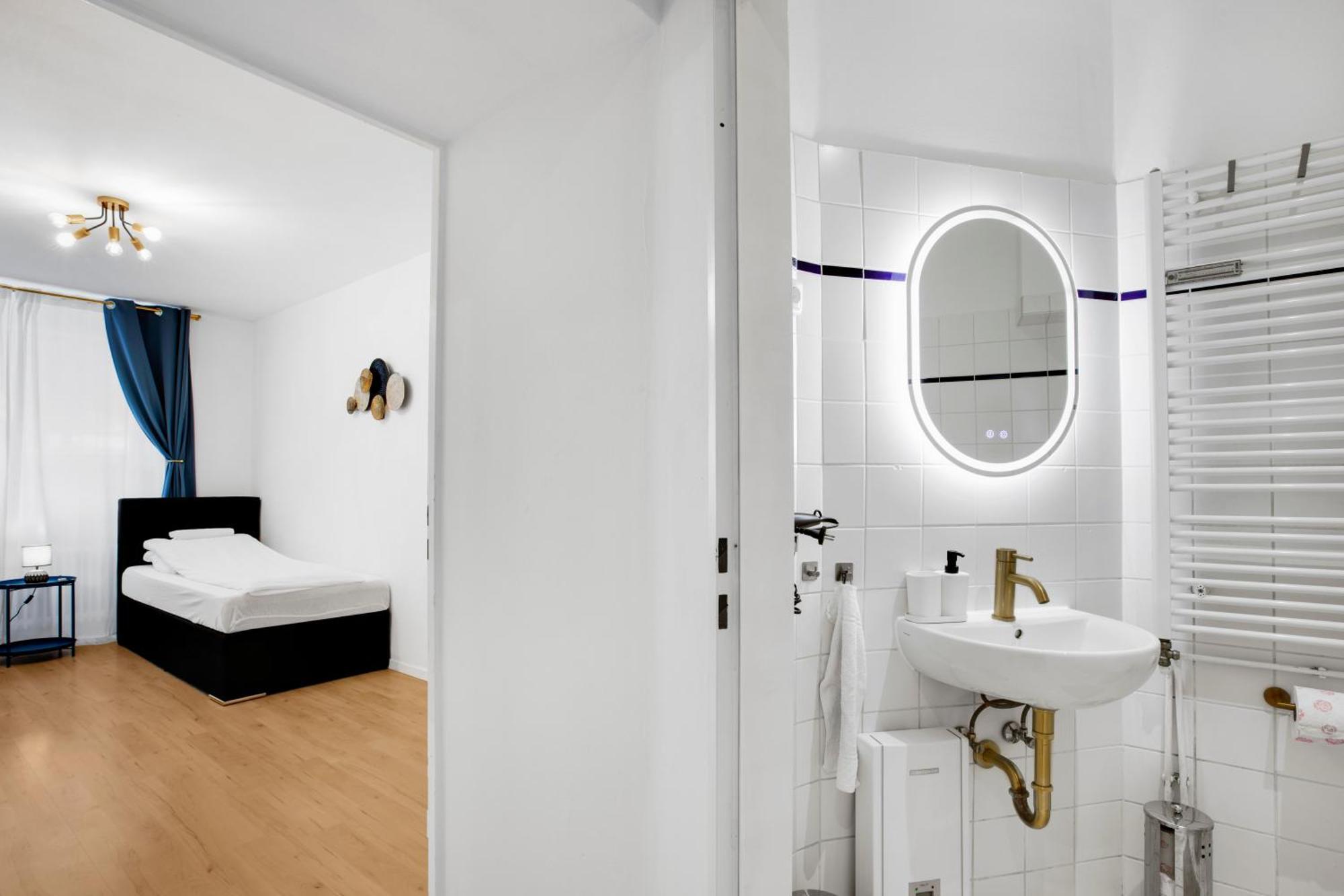 3 Bedroom In Kreuzberg Appartement *
