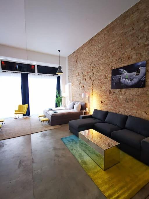 Sc 00 Loft By Rockchair L Superhost Status L Unique & Style Loft 205 Sqm 2 Floors Tablefootball Tabletennis 3 Bathrooms Boxspringbeds Welcomes You! Appartement Berlin