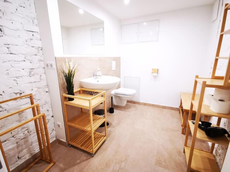 Sc 00 Loft By Rockchair L Superhost Status L Unique & Style Loft 205 Sqm 2 Floors Tablefootball Tabletennis 3 Bathrooms Boxspringbeds Welcomes You! Appartement Berlin