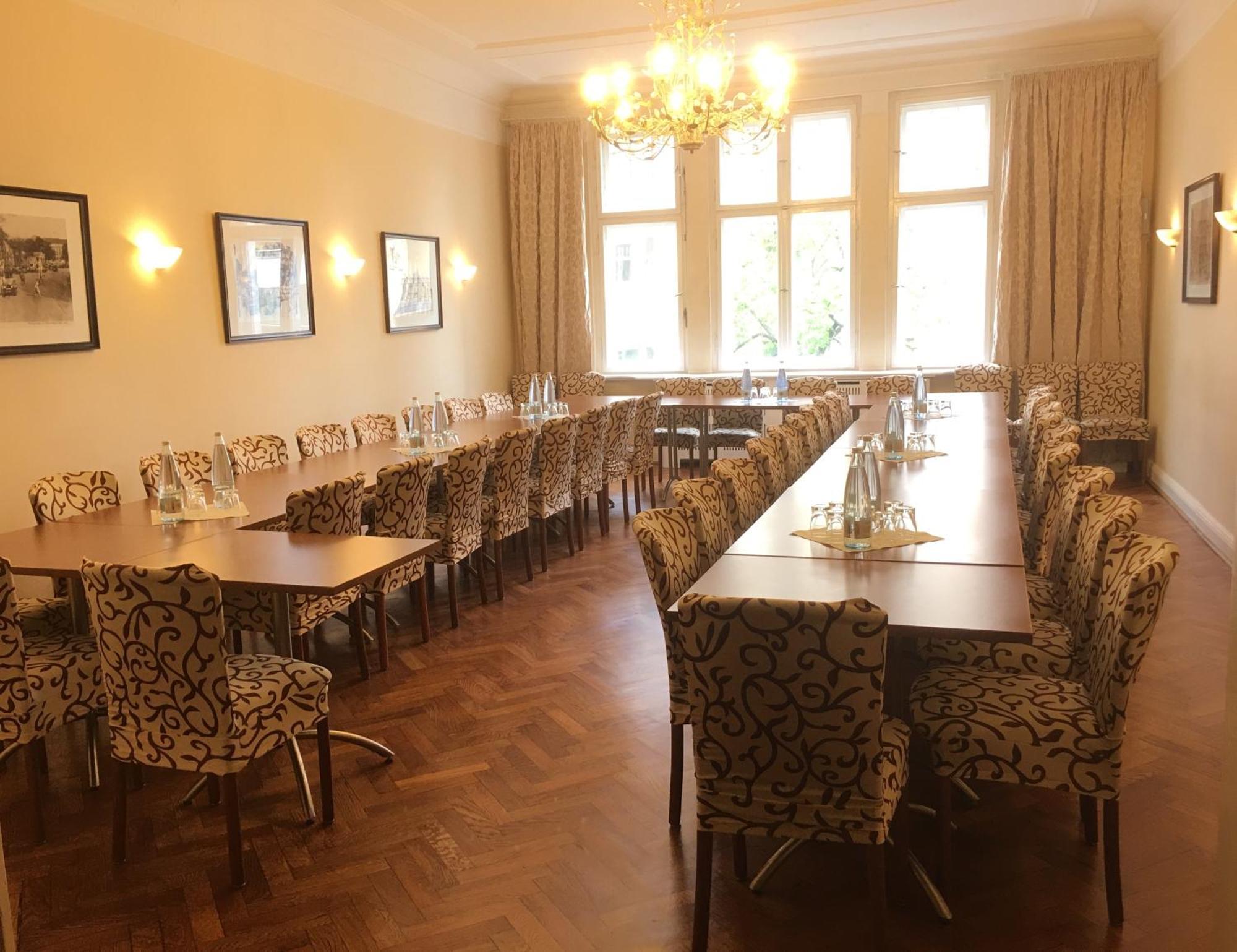 Hotell Kurfuerst Am Kurfuerstendamm