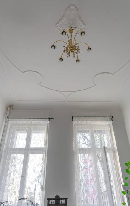 Artistic Altbau Lägenhet *