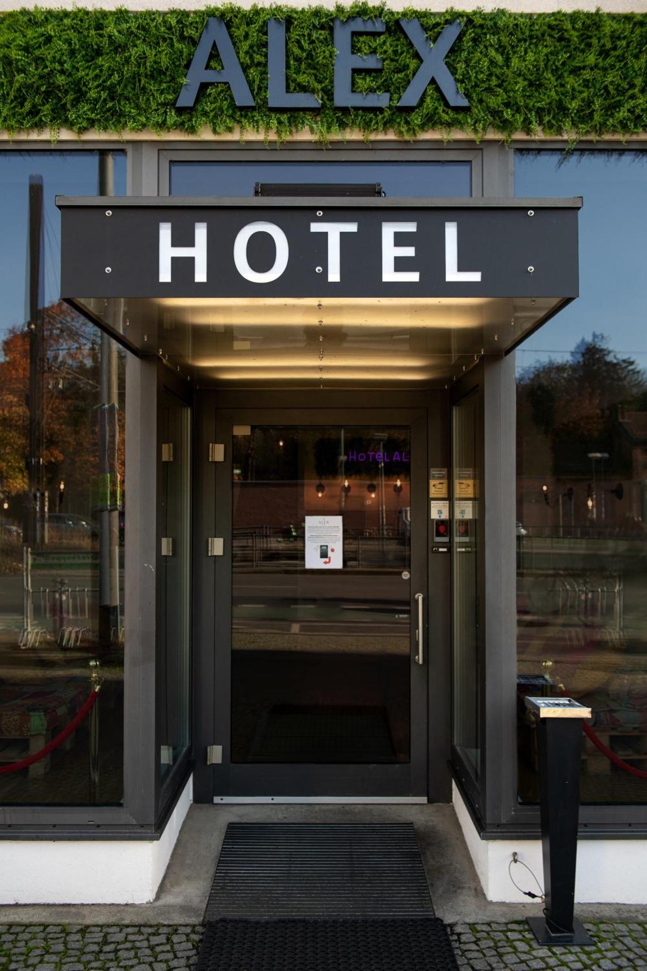 Hotell Alex *