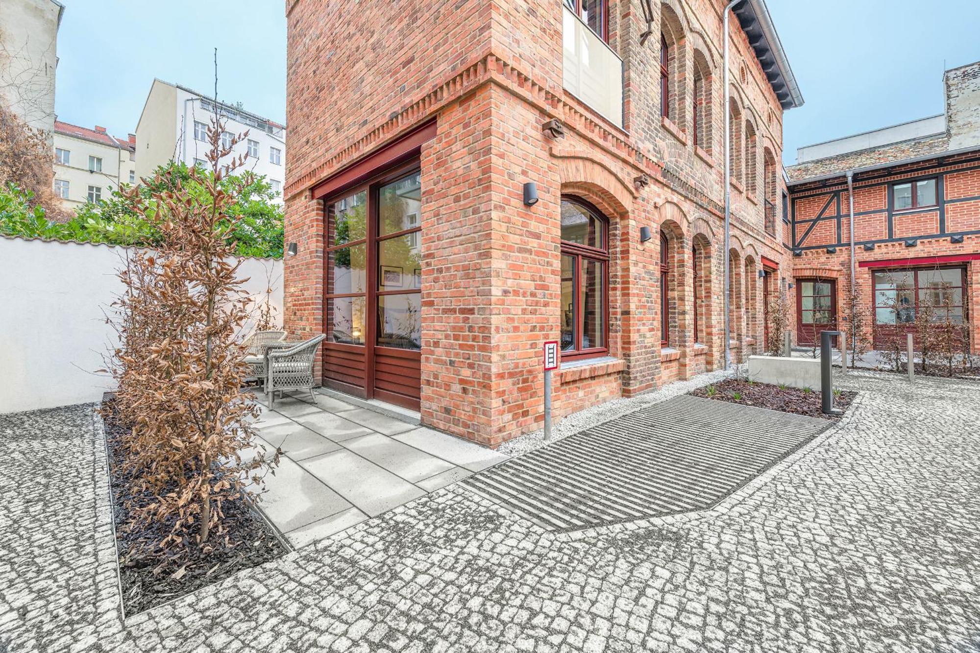 Mitte Loft Group & Family Friendly, 150M2, 2Brs, 2Bathrooms, Living & Dinning Room Up To 8 Sleeps