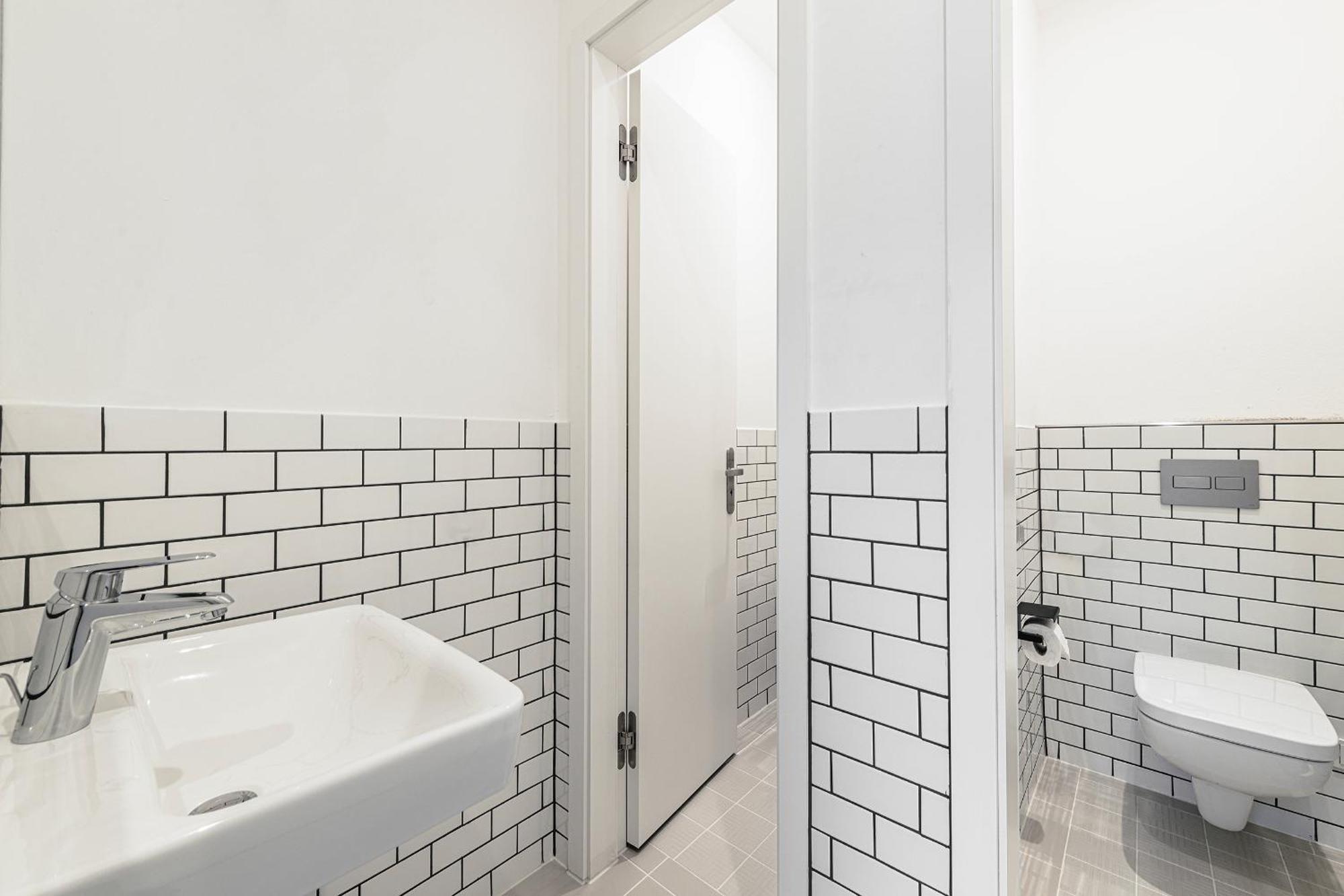 Mitte Loft Group & Family Friendly, 150M2, 2Brs, 2Bathrooms, Living & Dinning Room Up To 8 Sleeps *