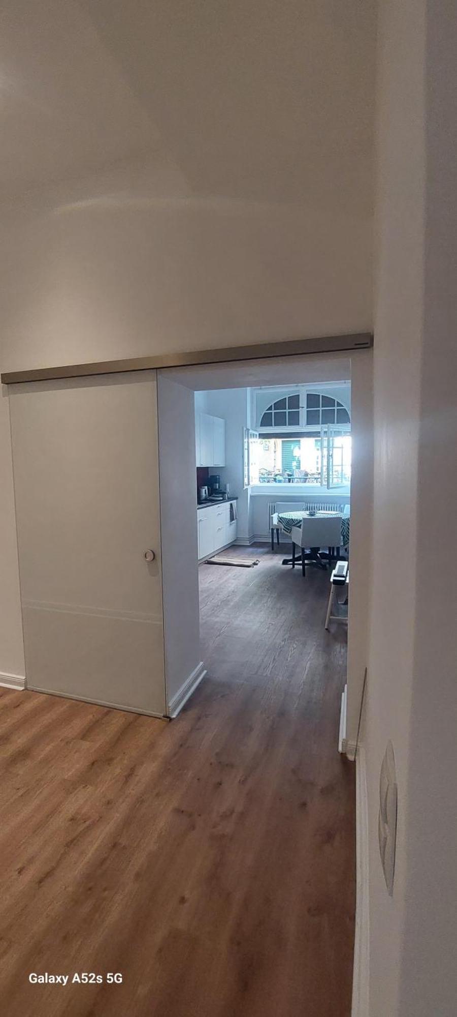 Quiet With Private Bathroom In A Local Berlin