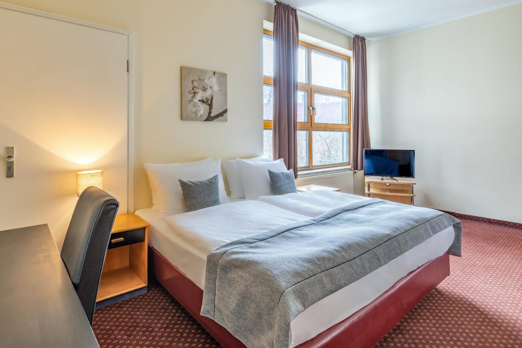 Garner - Schoeneberg By Ihg Hotel