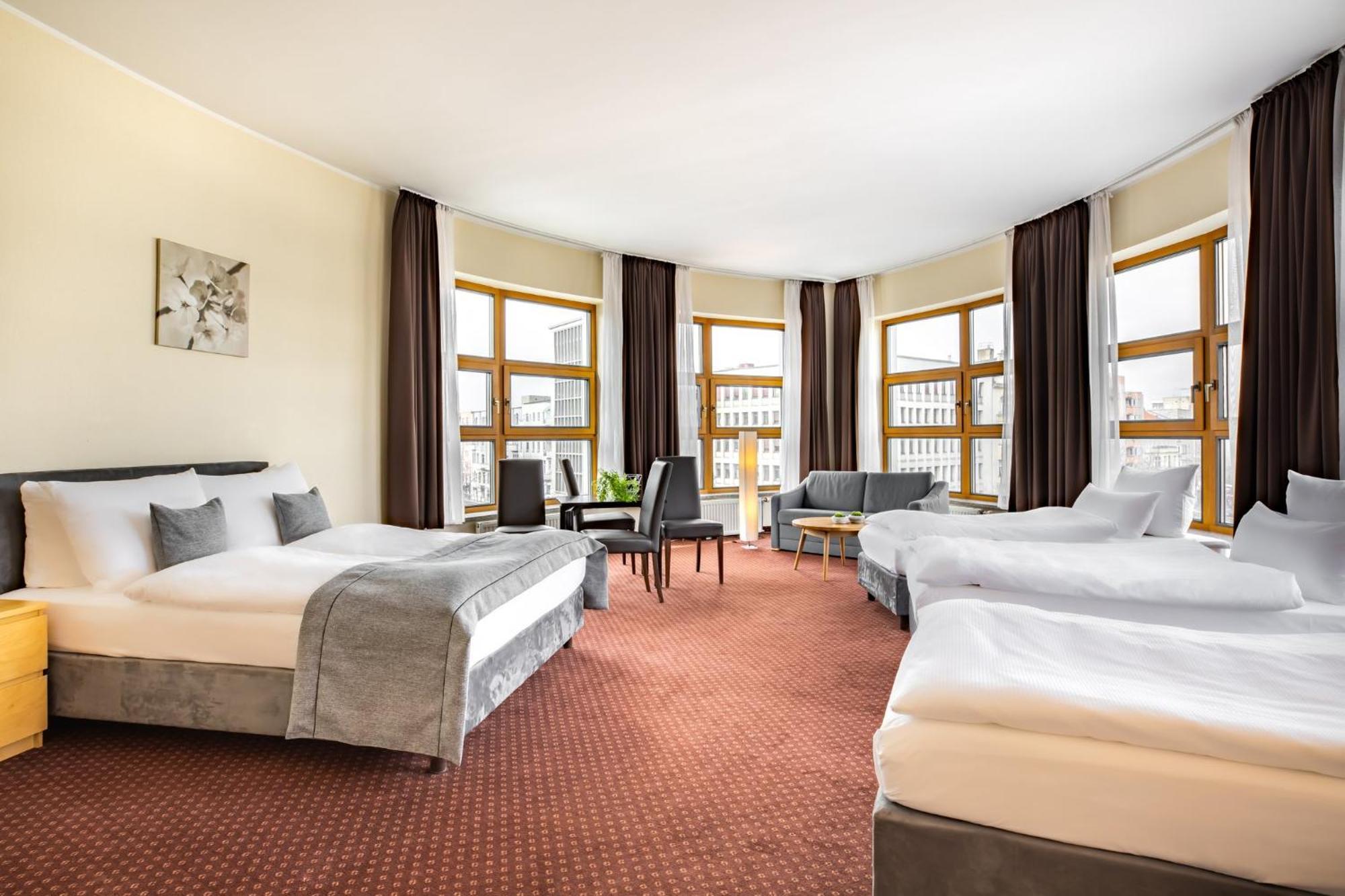 Garner - Schoeneberg By Ihg Hotel