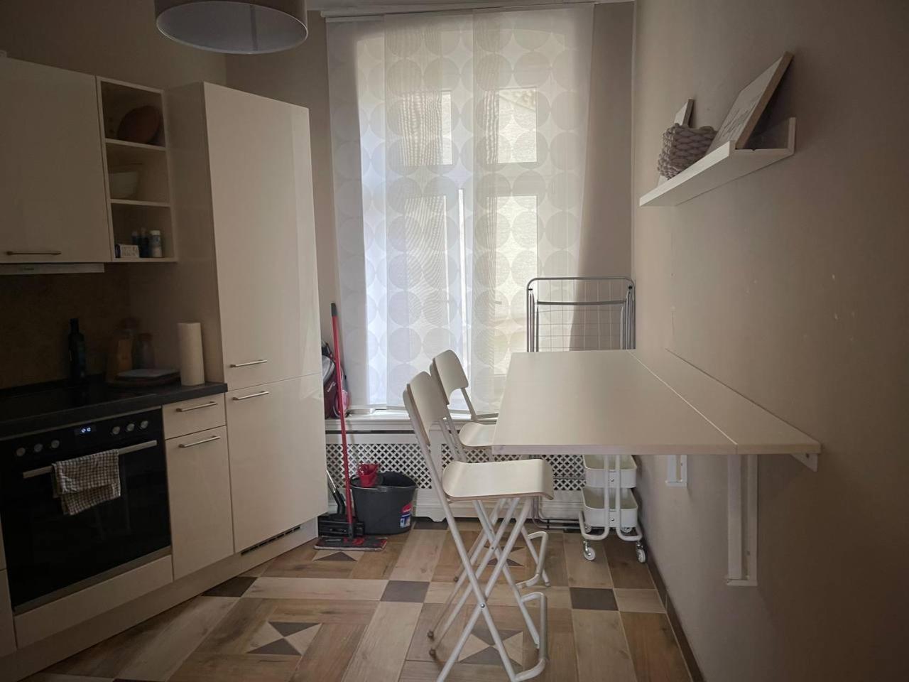 Warm And Stylish Kilian Schmid In For A Comfortable Appartement Berlin
