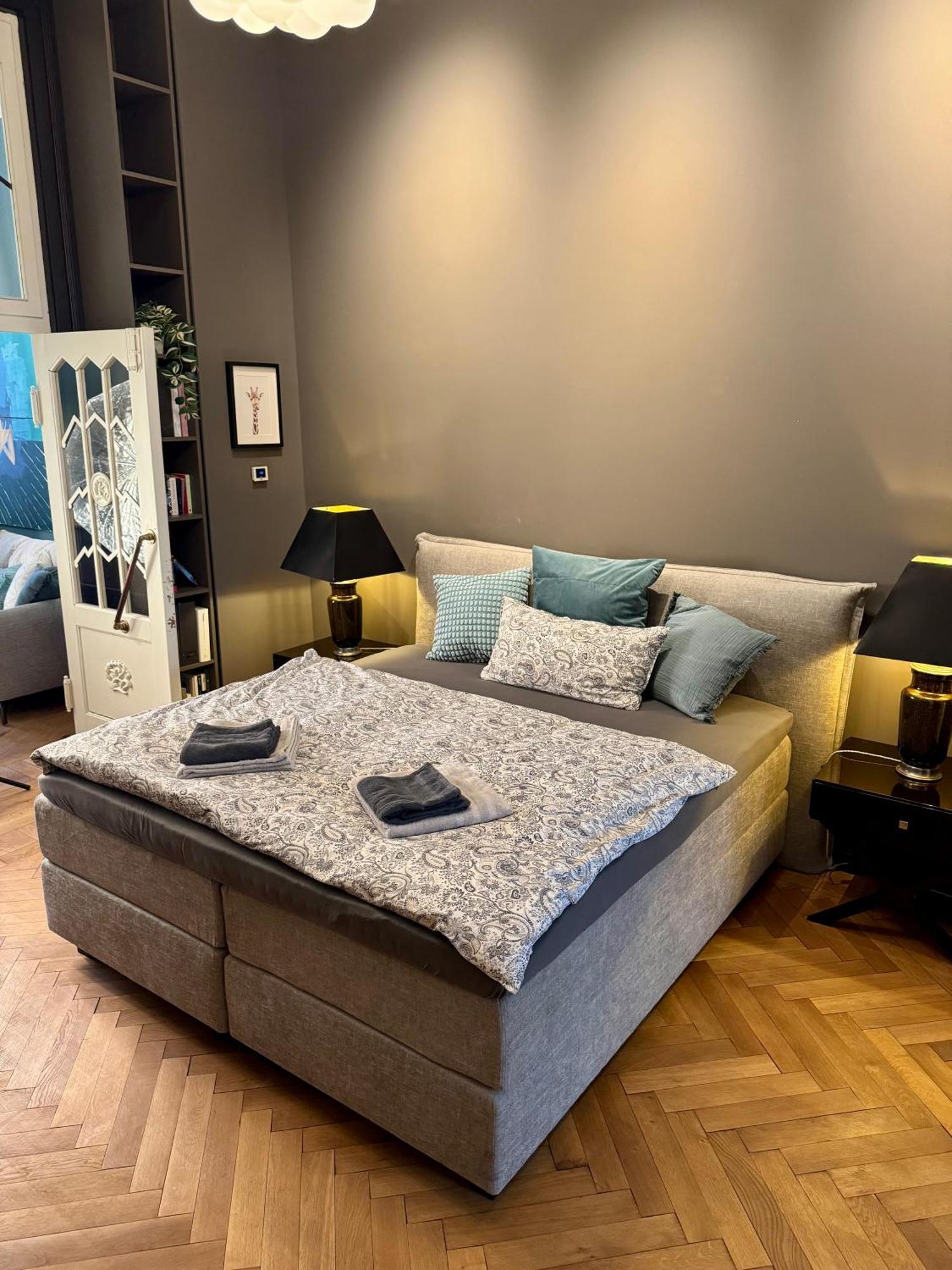 Design-apartment Benedict Luxus, Stil & Workspace Apartment Berlin
