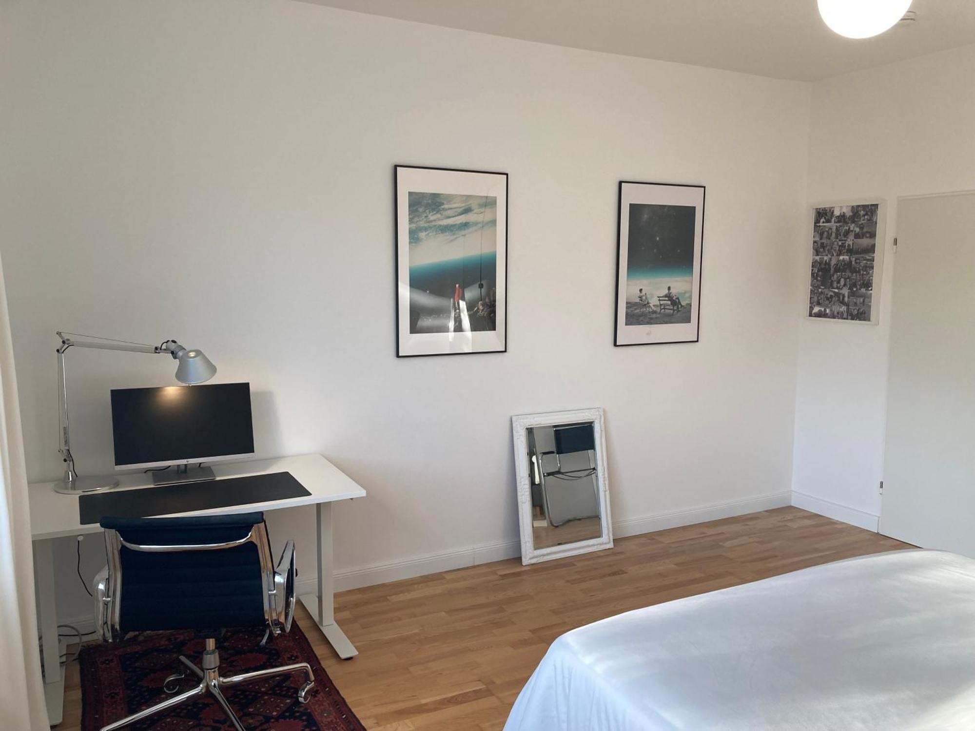 Canal-front At Maybachufer - Private In Newly Renovated 80 Sqm Two-bedroom Homestay