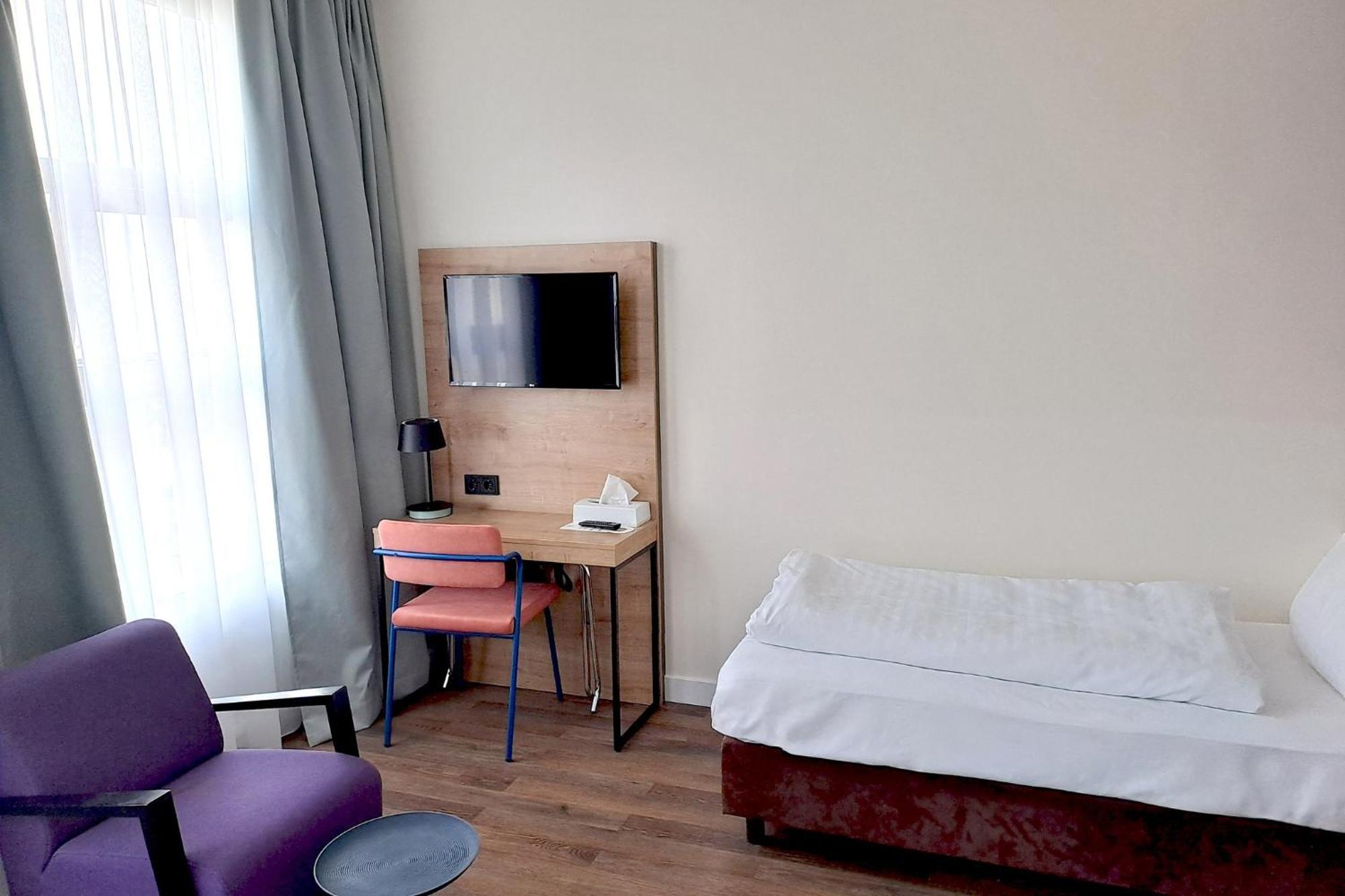 Garner - Schoeneberg By Ihg Hotel 3*
