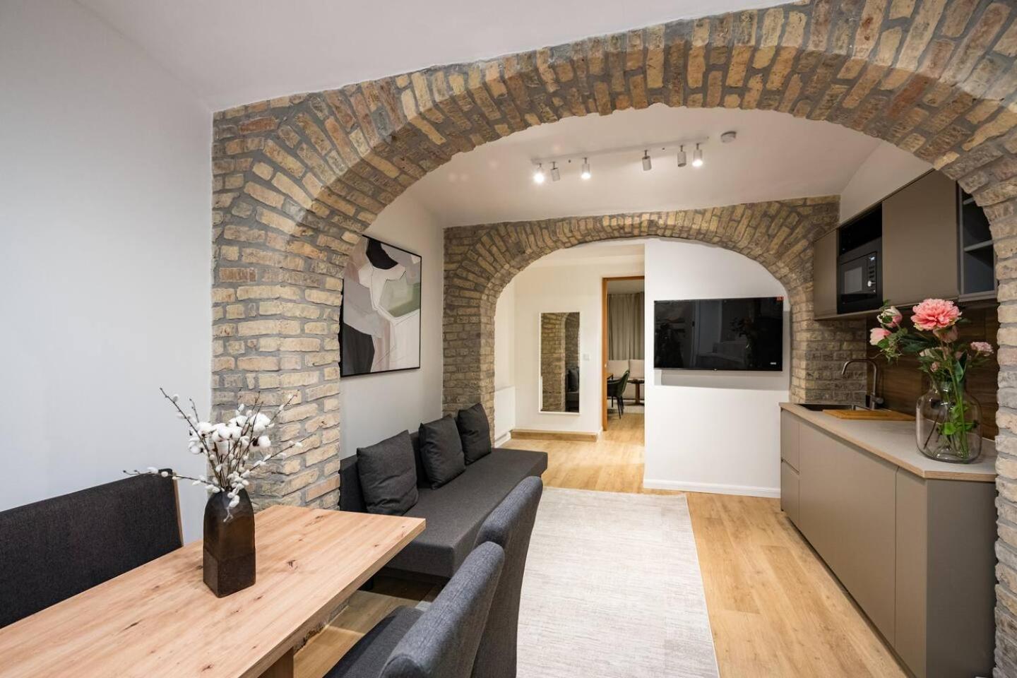 Spacious Apartments In Mitte- Feel The Citycenter