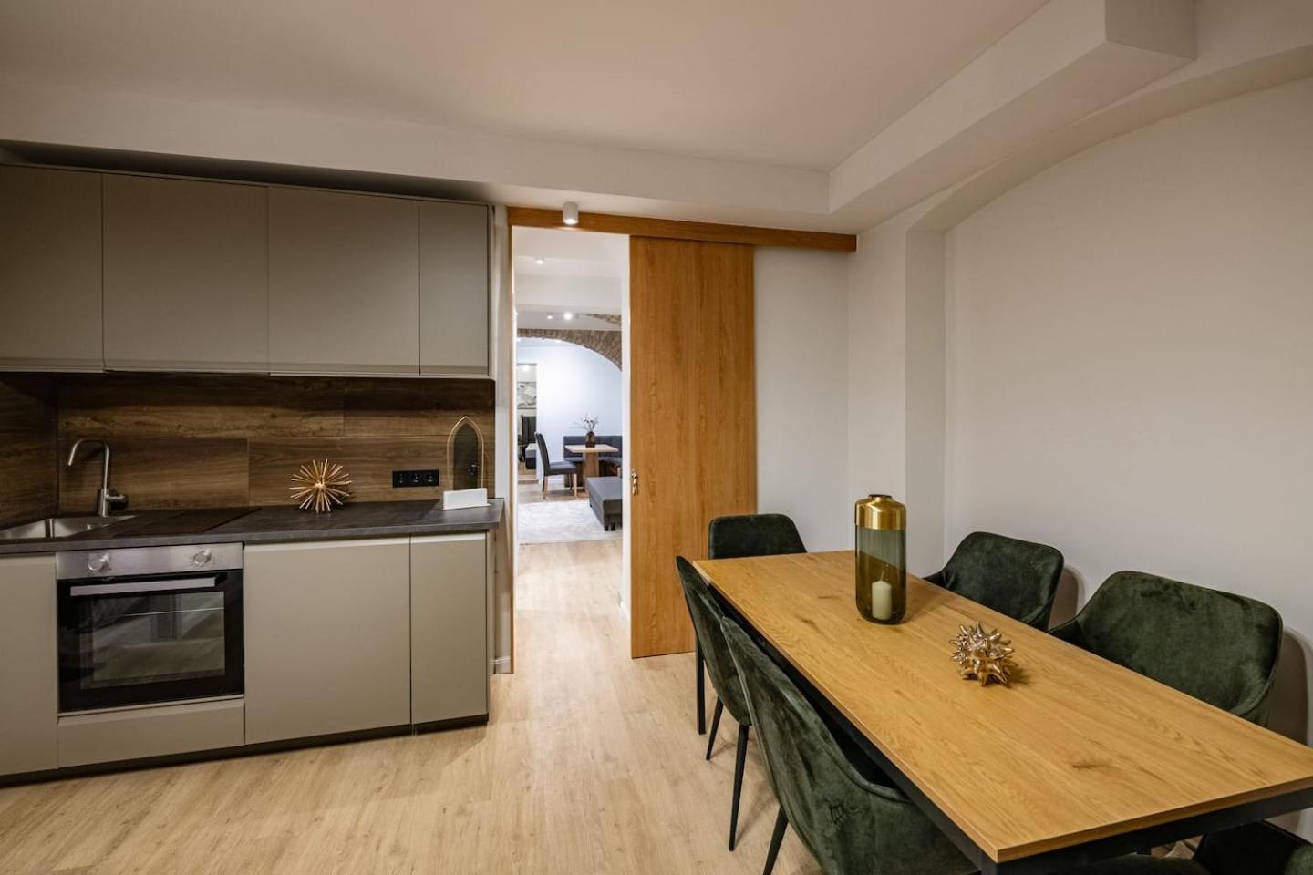 Spacious Apartments In Mitte- Feel The Citycenter Apartment *