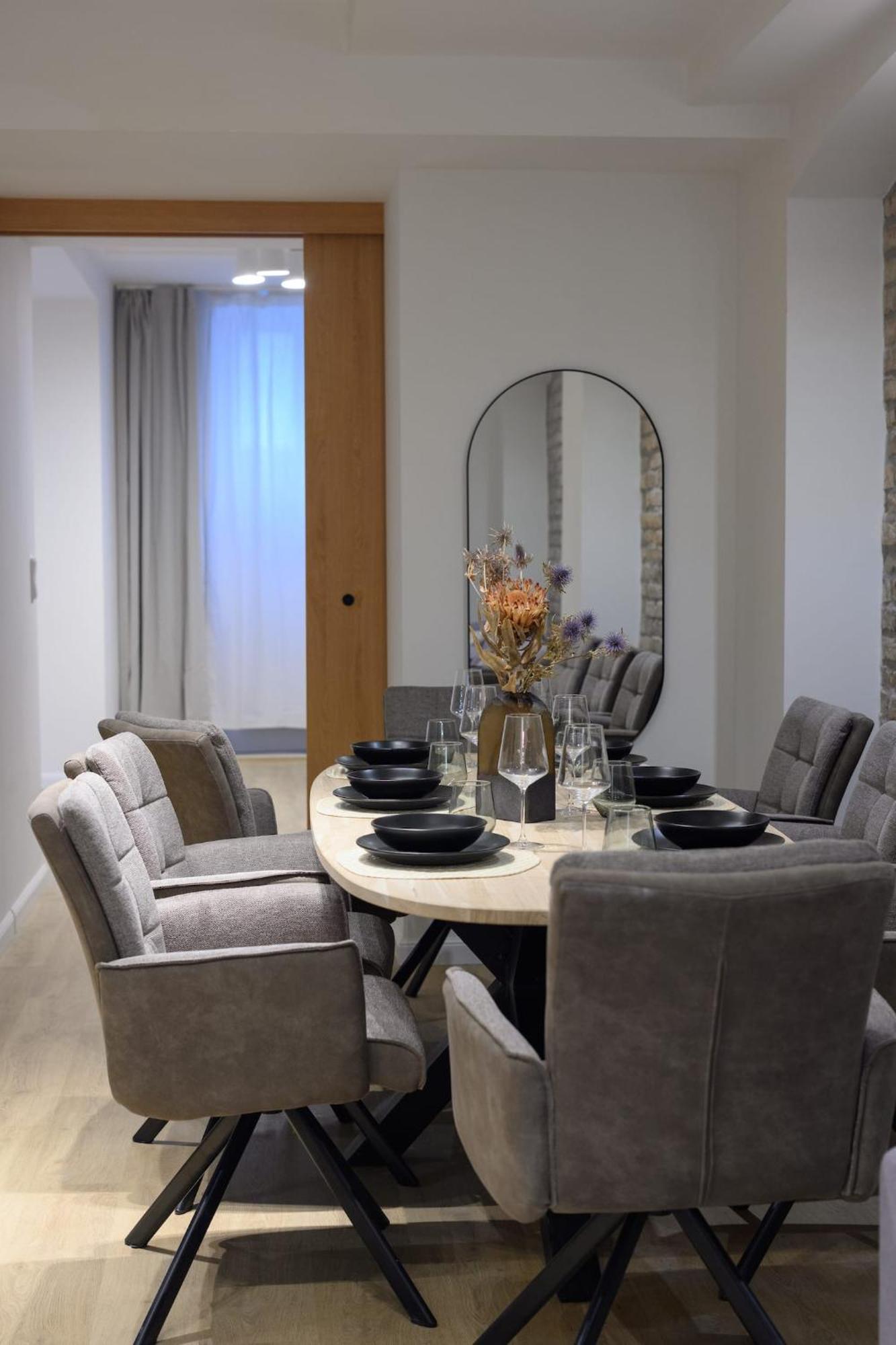 Spacious Apartments In Mitte- Feel The Citycenter *
