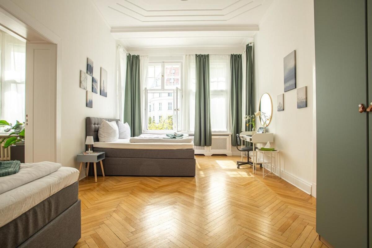 Appartement Kaiser 04 By Rockchair L Superhost Status L 3 Bedrooms Boxspringbeds 2 Bathrooms L Cozy Family & Business Flair 155 Sqm 3 Balcony 4th Floor Elevator Up To 10 Guests Welcomes You!
