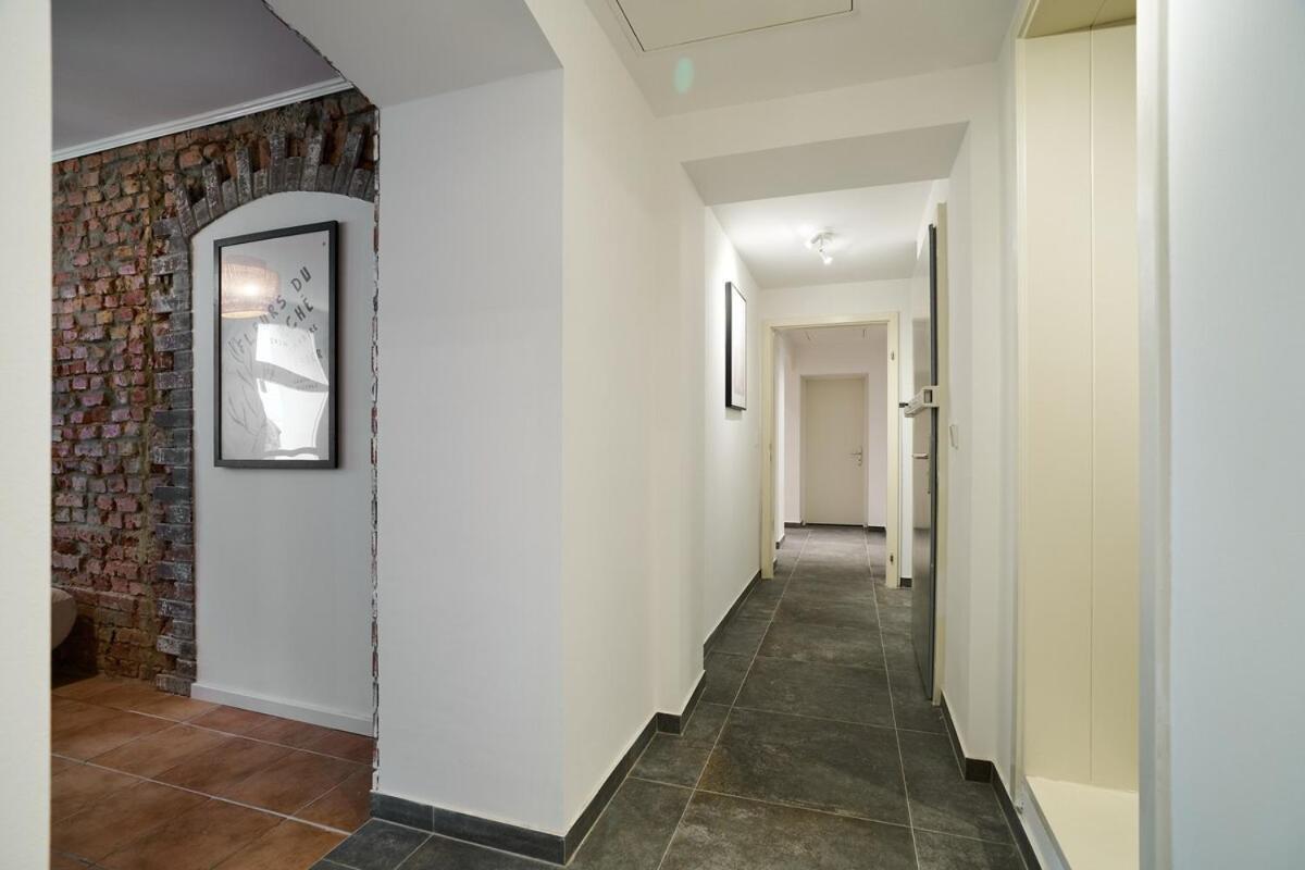 Urban Base For 9 In Mitte Apartment