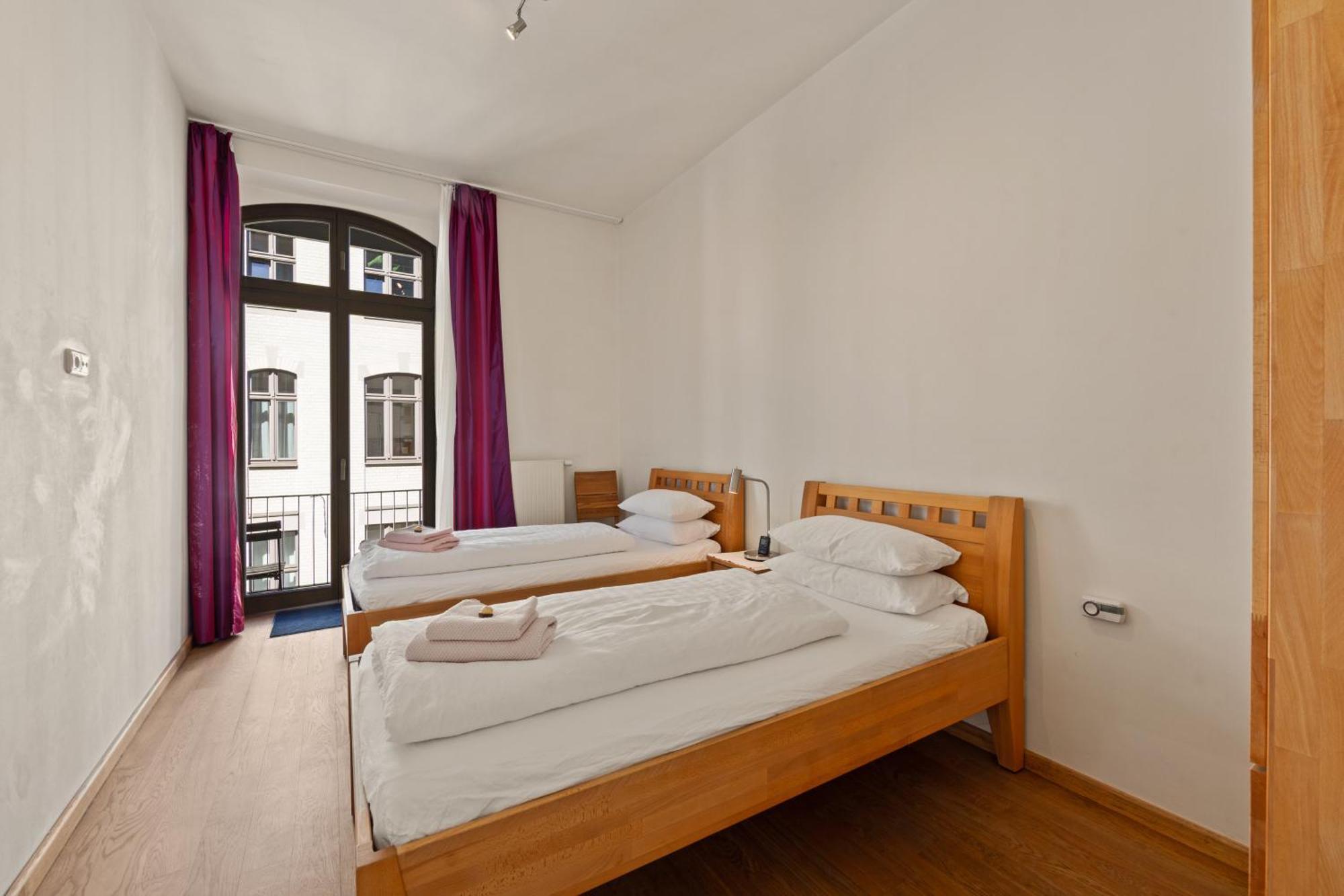 Aptd Downtown Monument4rent Near Checkpoint Charlie Lägenhet *
