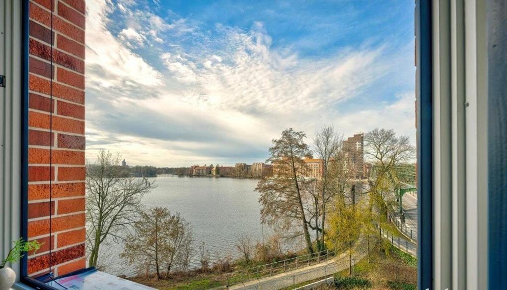 Am Wasser - Insel Eiswerder