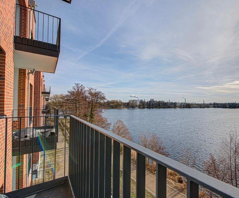 Am Wasser - Insel Eiswerder Berlin