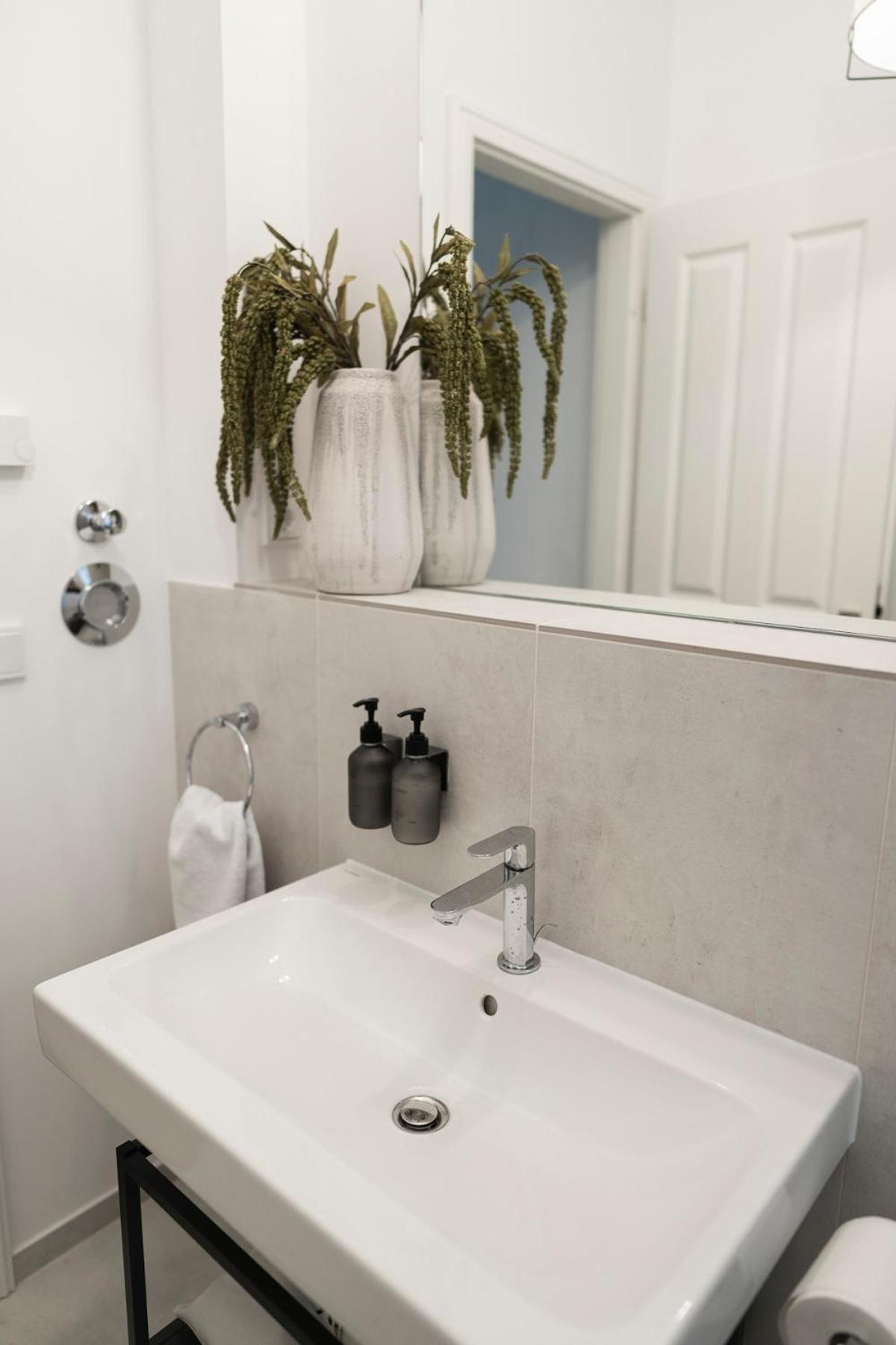 Apartment Design With Garden