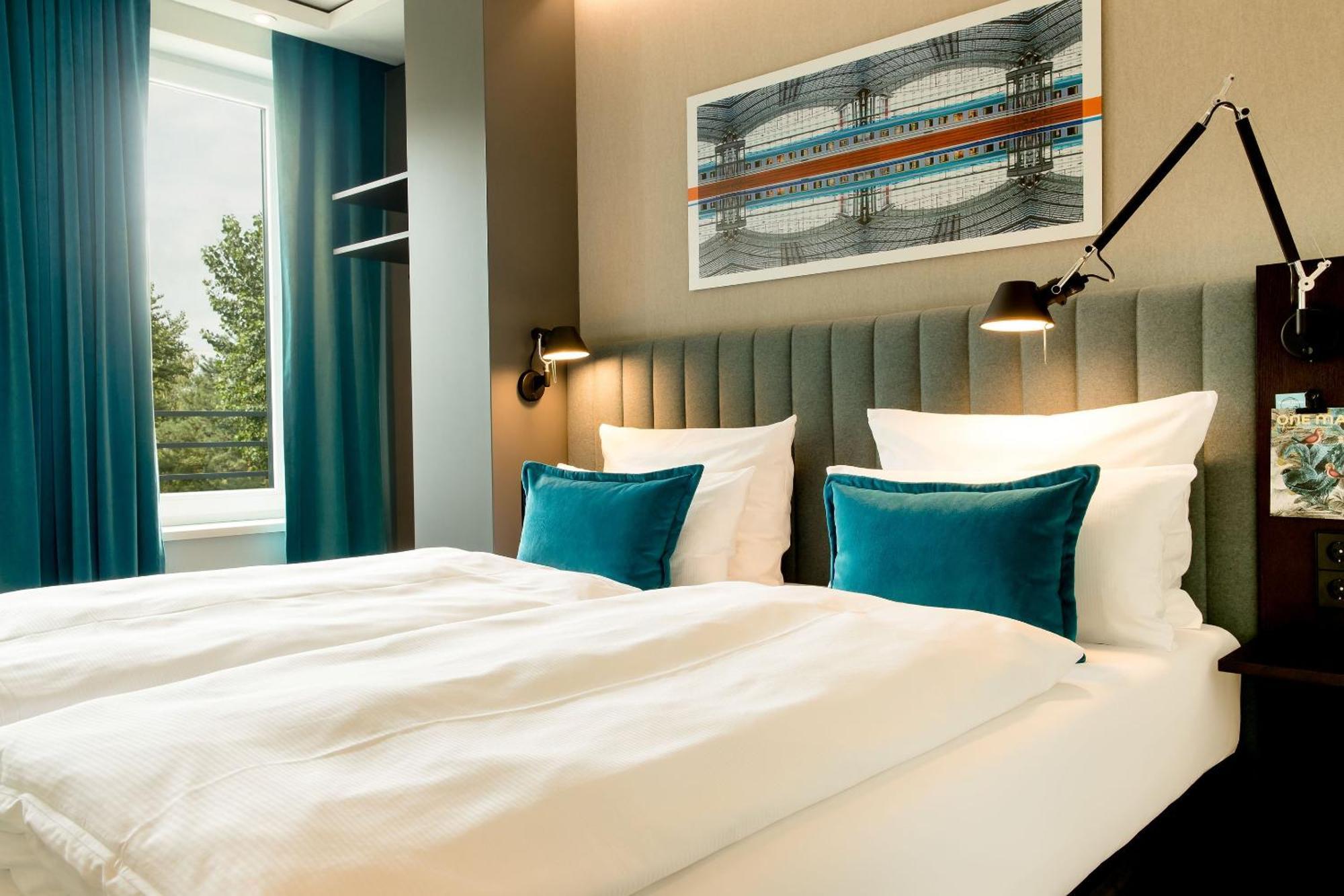 One Berlin-hauptbahnhof 3*
